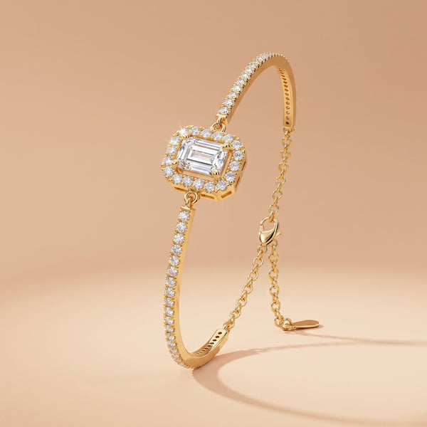 Montore Emerald Cut D Color VVS1 Moissanite Adjustable Bracelet featuring emerald-cut moissanite stones with an elegant adjustable design.